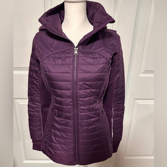 Lululemon First Mile Jacket in Darkest Magenta, size 6 - Picture 12 of 13